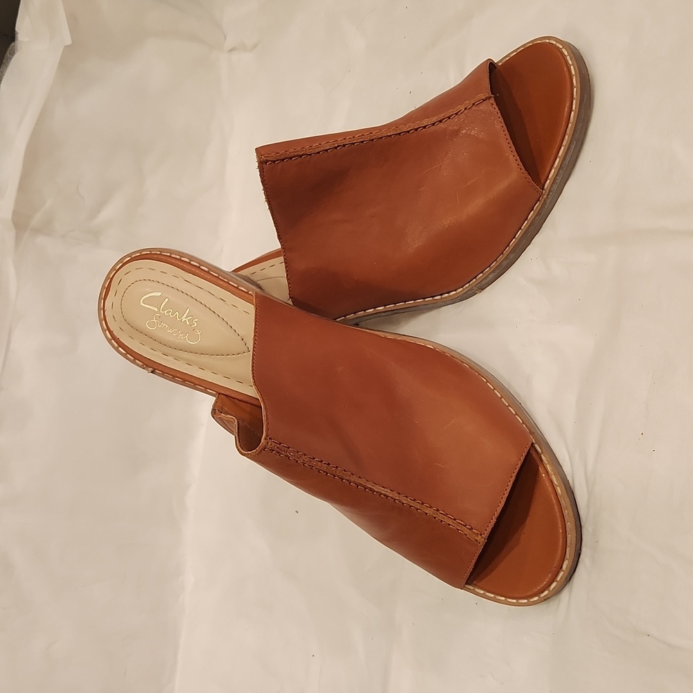 Clarks size 10 leather mules, stacked heel. Somerset style. Good condition. - Picture 3 of 5